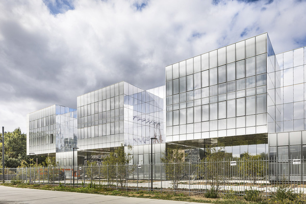 Michel Rémon & Associés - C2N à Saclay - Première Pierre avec Michel Rémon  